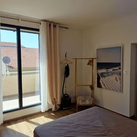 A Piaghja En Corse : Petite En Bord De Mer A 100 Metres De La Plage * Borgo (Corsica)